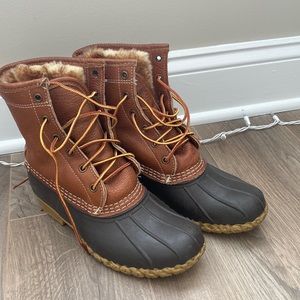 Women’s Bean Boots 8inch shearling lined size 6